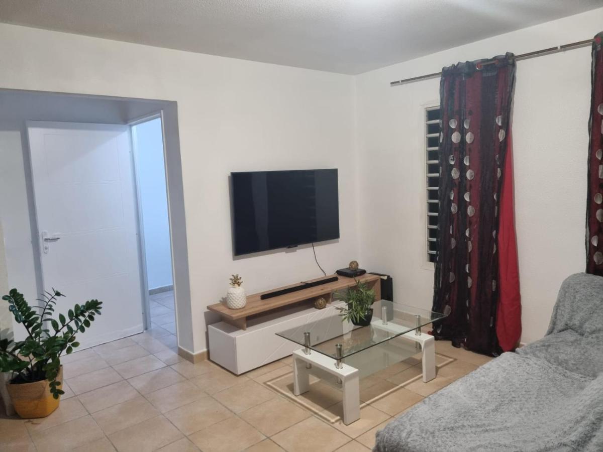 Location De Charme Aux Abymes Apartment Лес Абимес Екстериор снимка